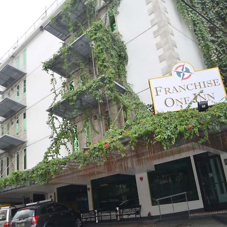 แฟรนไชน์ วัน โฮเทล 7430 Hotel Makati City ภายนอก รูปภาพ