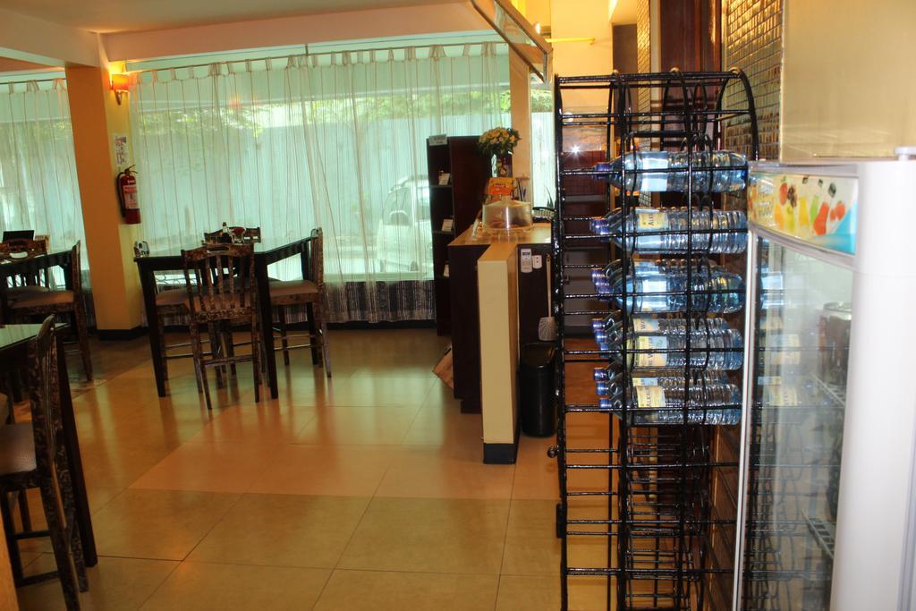 แฟรนไชน์ วัน โฮเทล 7430 Hotel Makati City ภายนอก รูปภาพ
